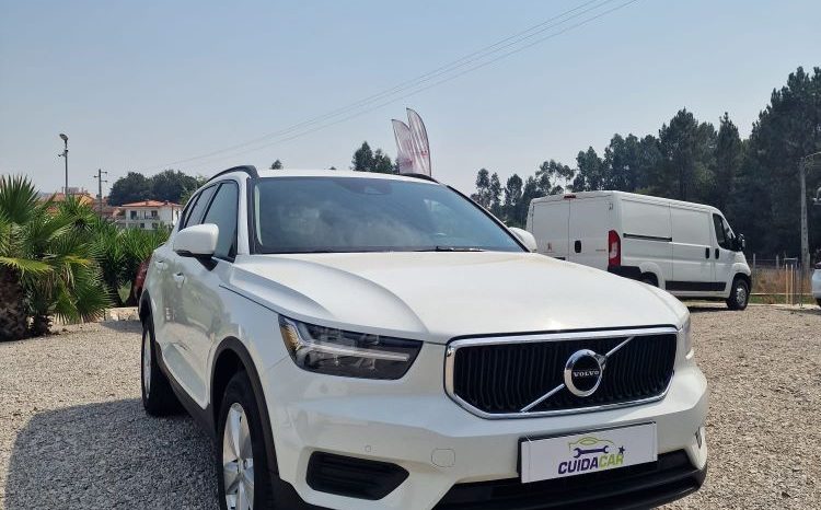 VOLVO XC40 D3 Momentum completo