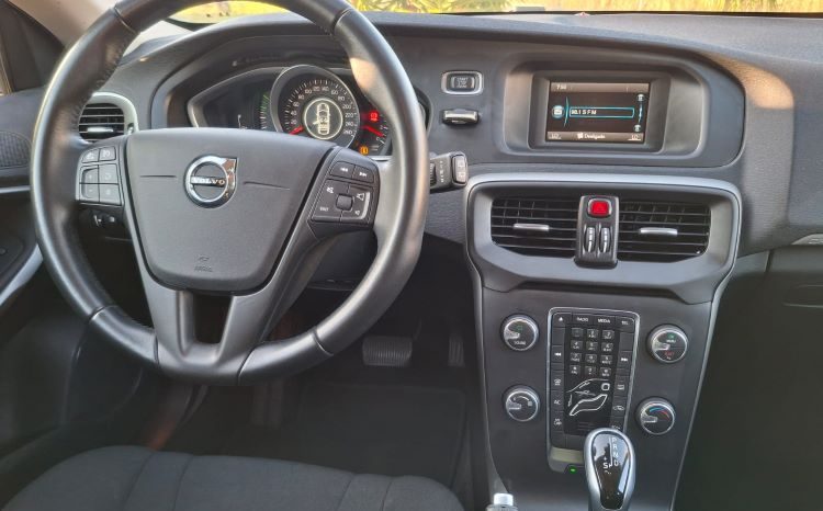 Volvo V40 Cross Country 2.0 D2 Kinetic Geartronic completo