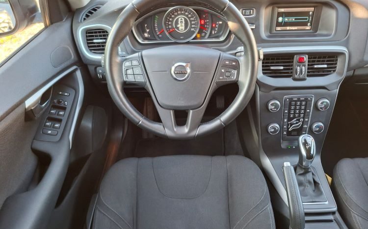 Volvo V40 Cross Country 2.0 D2 Kinetic Geartronic completo