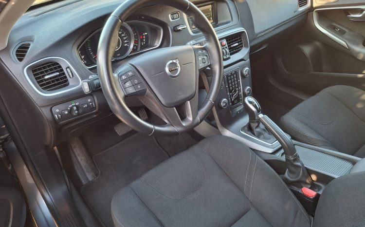 Volvo V40 Cross Country 2.0 D2 Kinetic Geartronic completo