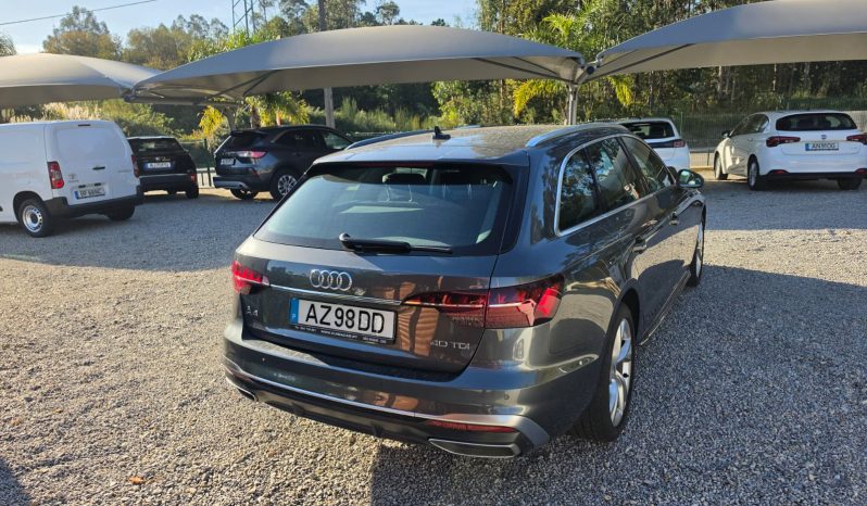 AUDI A4 AVANT 40 TDi SLINE completo